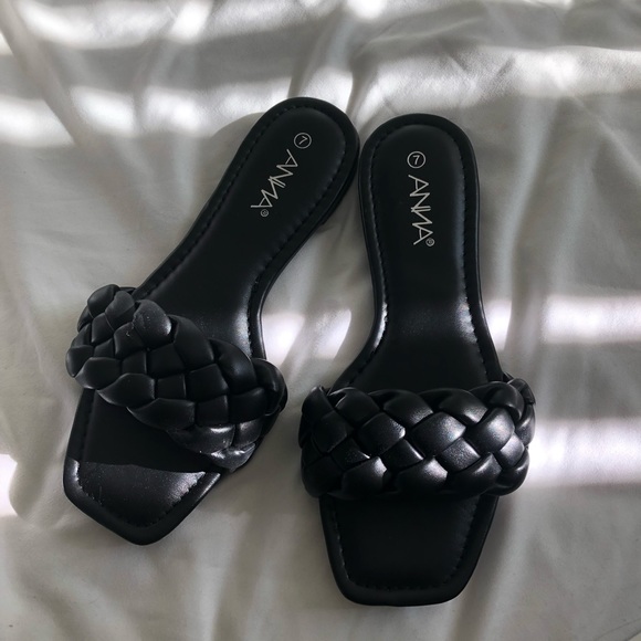 Black Braised Strap Leather Slide Sandals - Picture 4 of 10